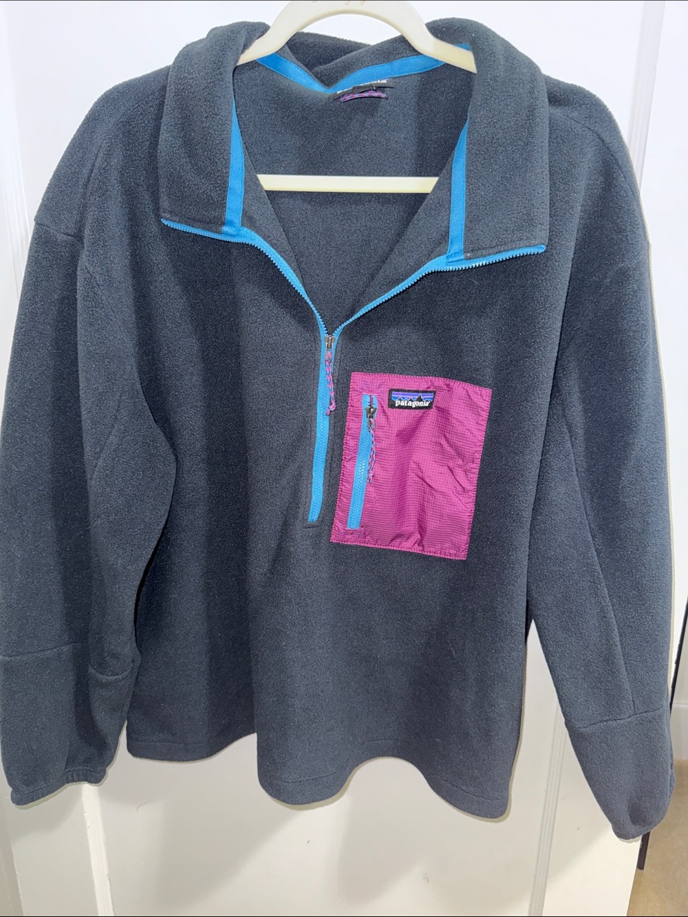 Patagonia - fleece pullover - navy blue - EUC